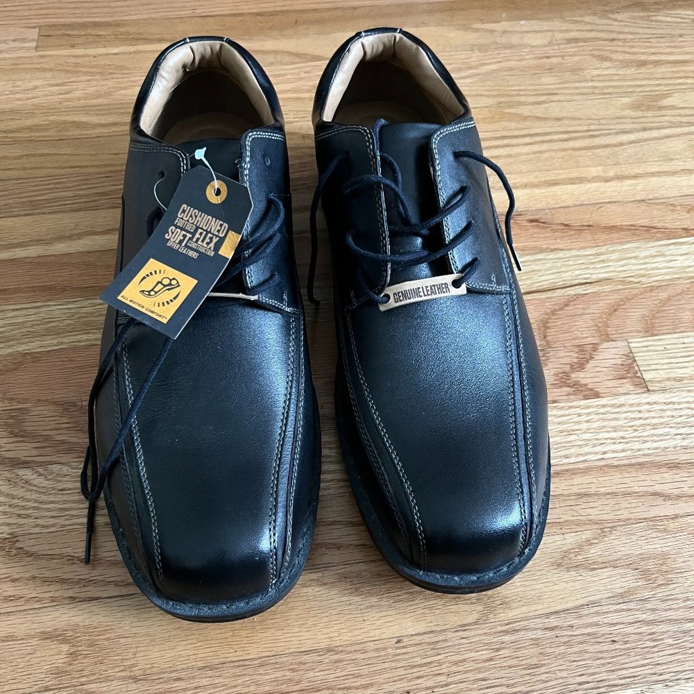 NWT Dockers Men's Shoes (13W)